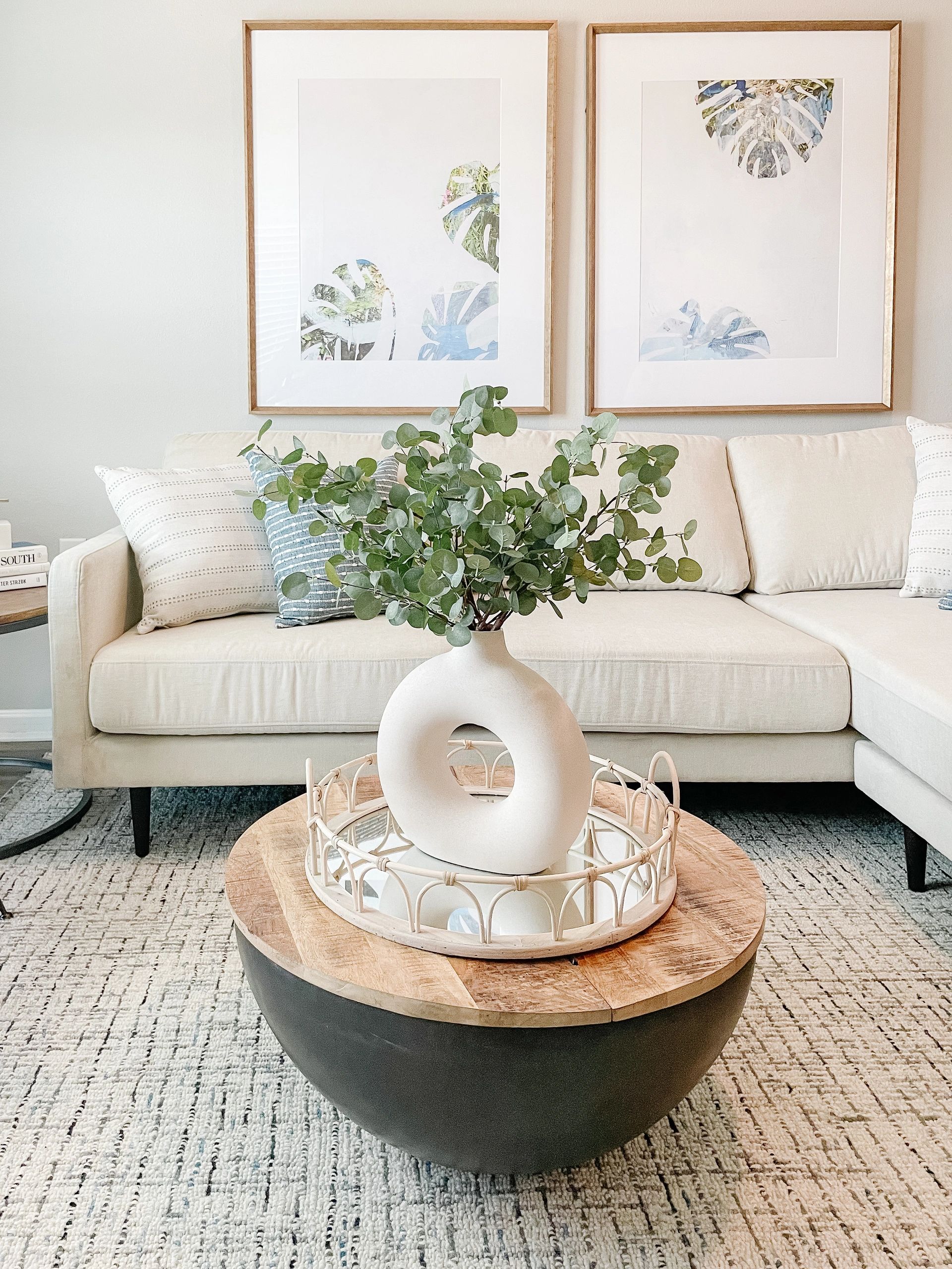 Multifamily interior designer Design by DuBois designed this living room in a model apartment. 