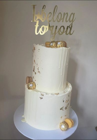 2 tier wedding cake