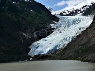 The Bear Glacier at the end of the summer 