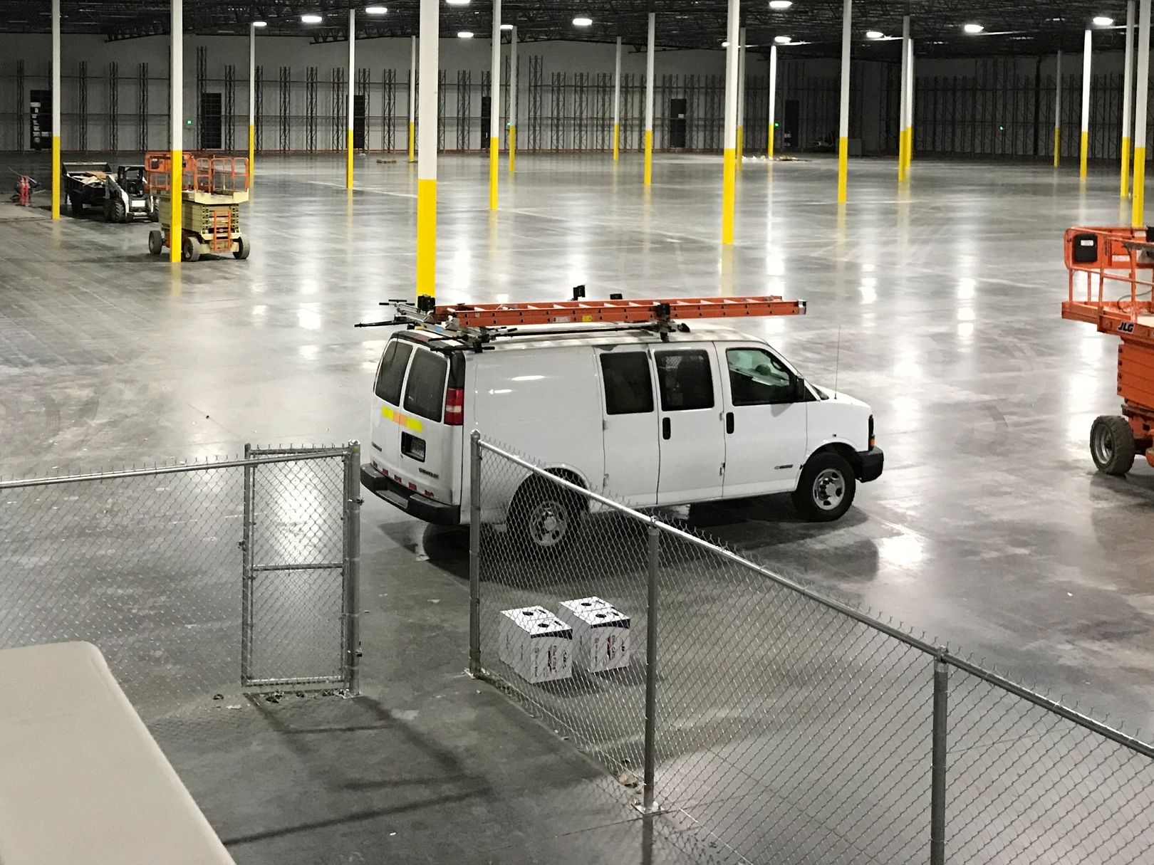 Installing a wireless network in a warehouse and distribution center