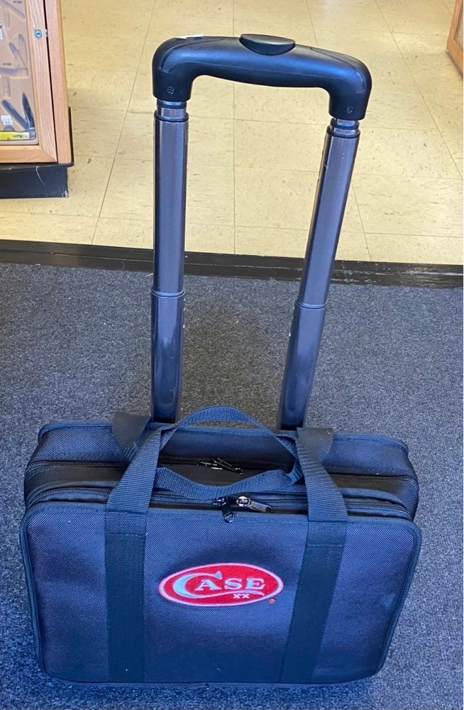 Case Knife and Gun Storage Rolling Luggage Suitcase