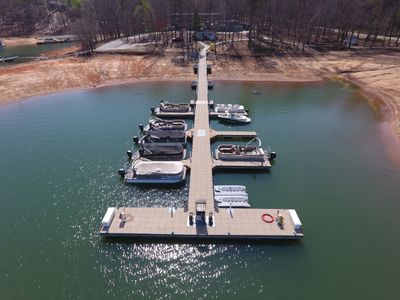 Full-service fuel dock to fill up your vessel