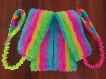 vetical rainbow faux fur with bungee tug