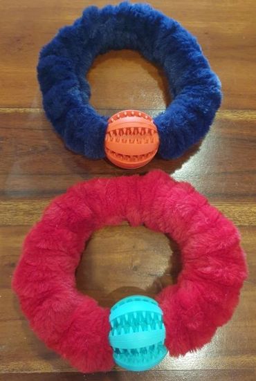 ring bungee with ball and short faux fur