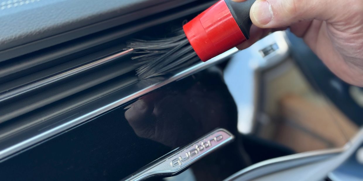 mobile car detailing auto detail hand car wash Audi
 Interior detail