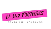 Logo of LA LUZ PICTURES in bright pink with tagline in Spanish.