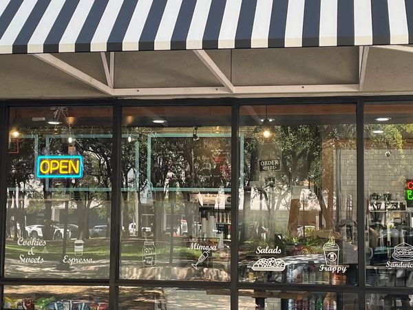 Moxies Cafe
302 E Kennedy Blvd
breakfast lunch coffee beer wine espresso