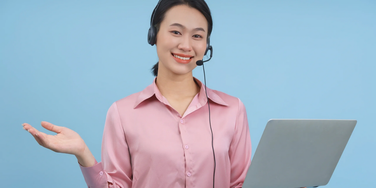 asian call center agent