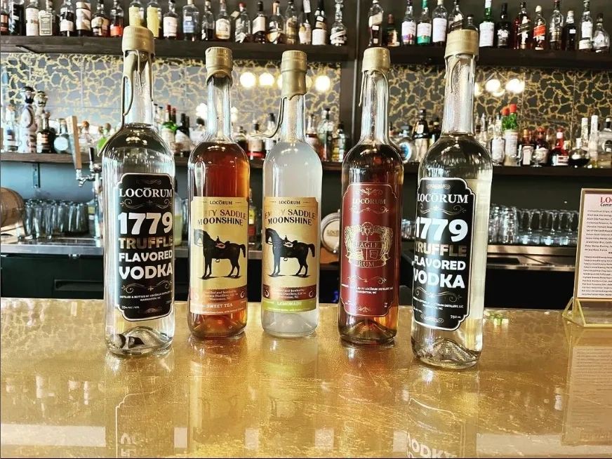 Locorum Distillery logo