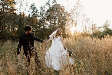 The Emerald Hill wedding venue near Charlotte featuring fall wedding inspo during golden hour. 