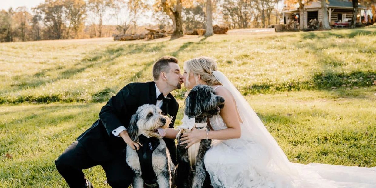 wedding venue near Charlotte, NC that welcomes pets
all-inclusive wedding venue in Charlotte