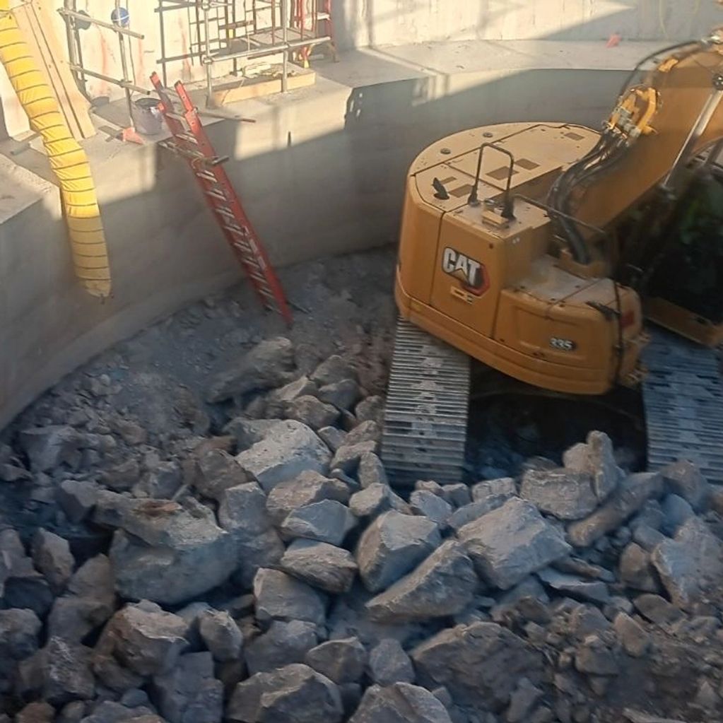 Lump’s Dump’s LLC is a Veteran Owned Small Business specializing in hauling construction materials.