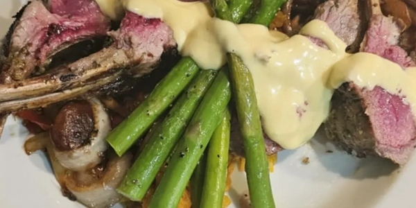 Lamb Chops with Asparagus in Cream Sauce