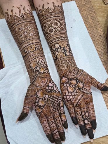 Pankhudihennaart
Fizzatabish
