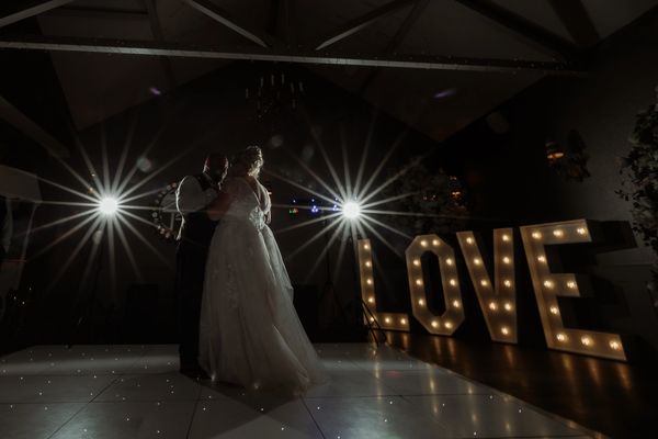 first dance at Cockliffe Country House summer wedding, Nottingham