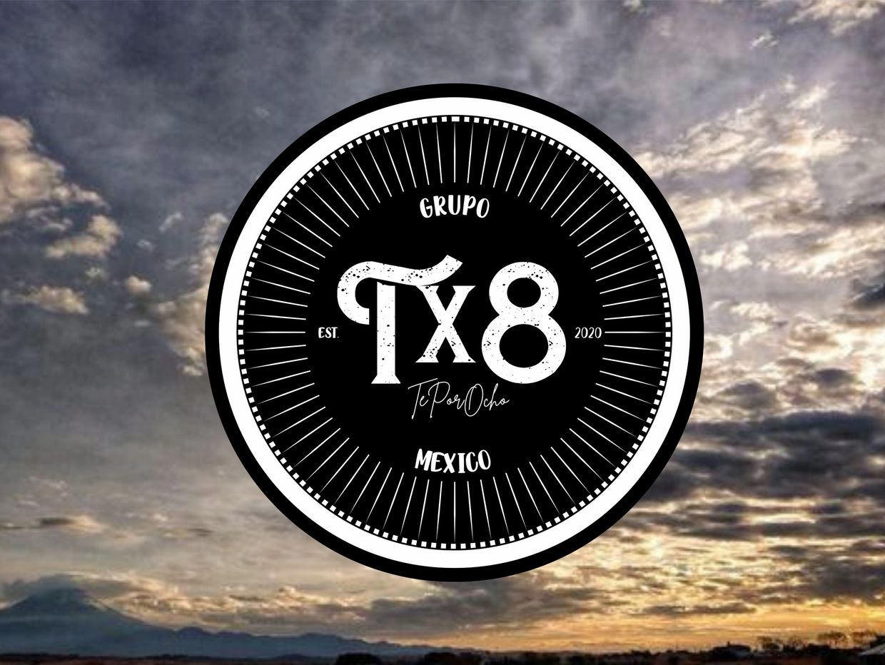 Logo de TX8 con el amanecer en Cuautla y el Popocatépetl de fondo.