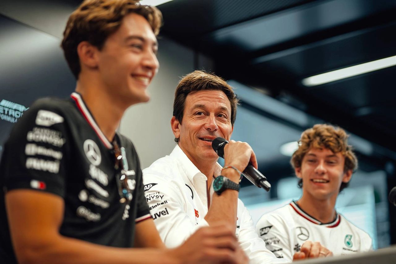 George Russell with Toto Wolff and Andrea Kimi Antonelli at the 2024 Italian Grand Prix in Monza, highlighting Mercedes’ leadership and future drivers. George Russell with Toto Wolff and Andrea Kimi Antonelli at the 2024 Italian Grand Prix in Monza, highlighting Mercedes’ leadership and future drivers.