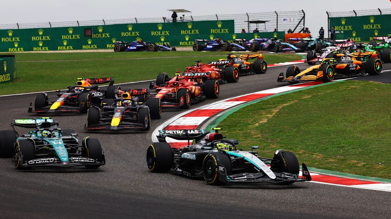 F1 Cars racing in China F1 Cars racing in China