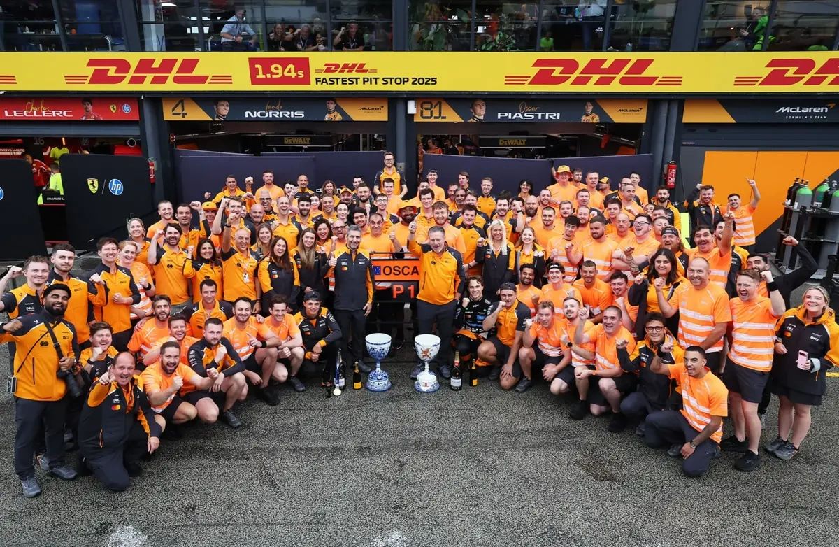 McLaren Formula 1 team celebrate Oscar Piastri’s victory at the 2025 Dutch Grand Prix, highlighting the contrast with Lando Norris’s retirement before Monza