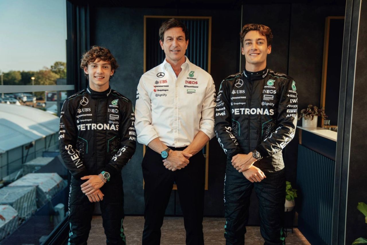 George Russell, Kimi Antonelli, and Toto Wolff pictured at Mercedes as speculation continues over the team’s 2026 F1 line-up.