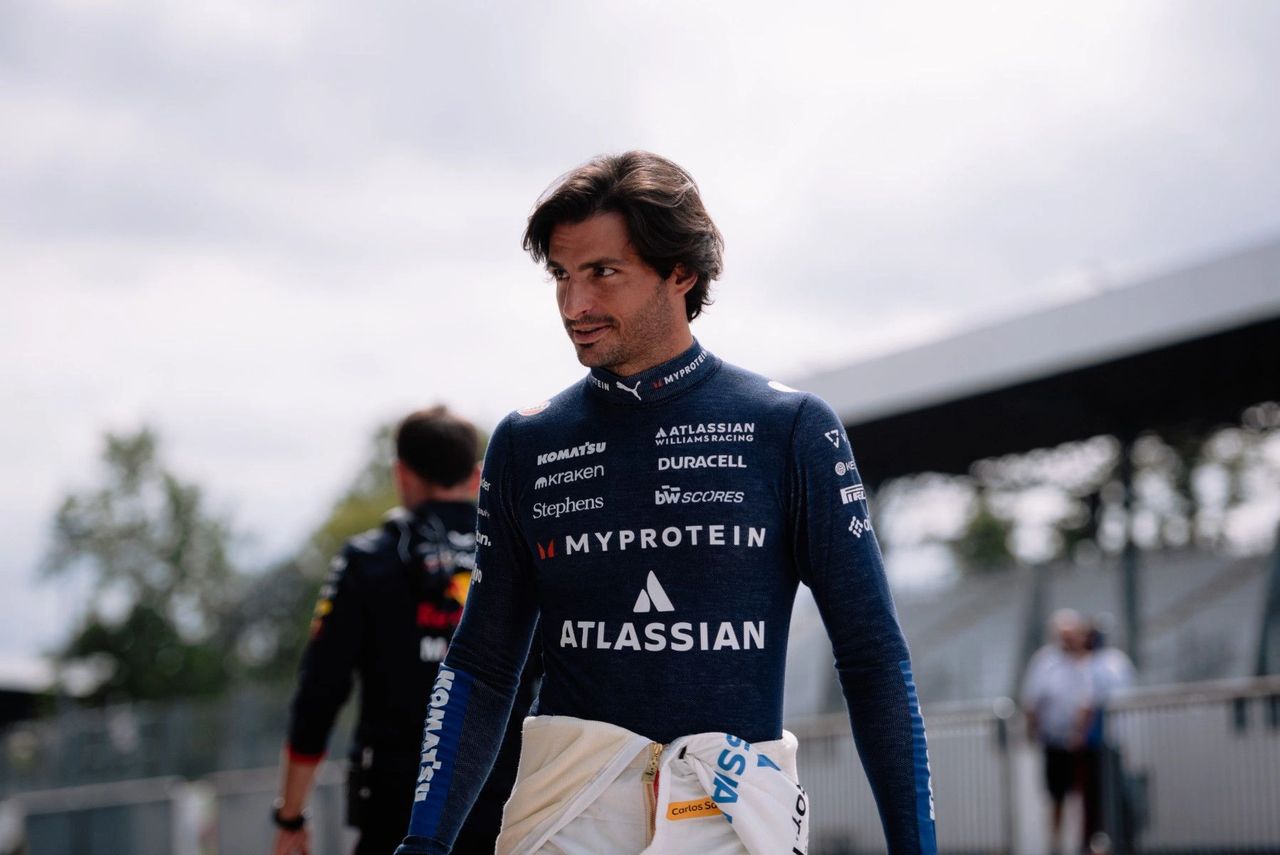 Carlos Sainz in Williams overalls at Monza during the Pirelli 2026 F1 tyre test, wet-to-dry conditions. Carlos Sainz in Williams overalls at Monza during the Pirelli 2026 F1 tyre test, wet-to-dry conditions.