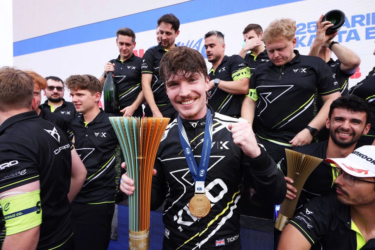 Dan Ticktum wins his first Formula E race at the 2025 Jakarta E-Prix, leading CUPRA KIRO to their first victory since Season 1. A breakthrough moment on a landmark weekend for the team.
