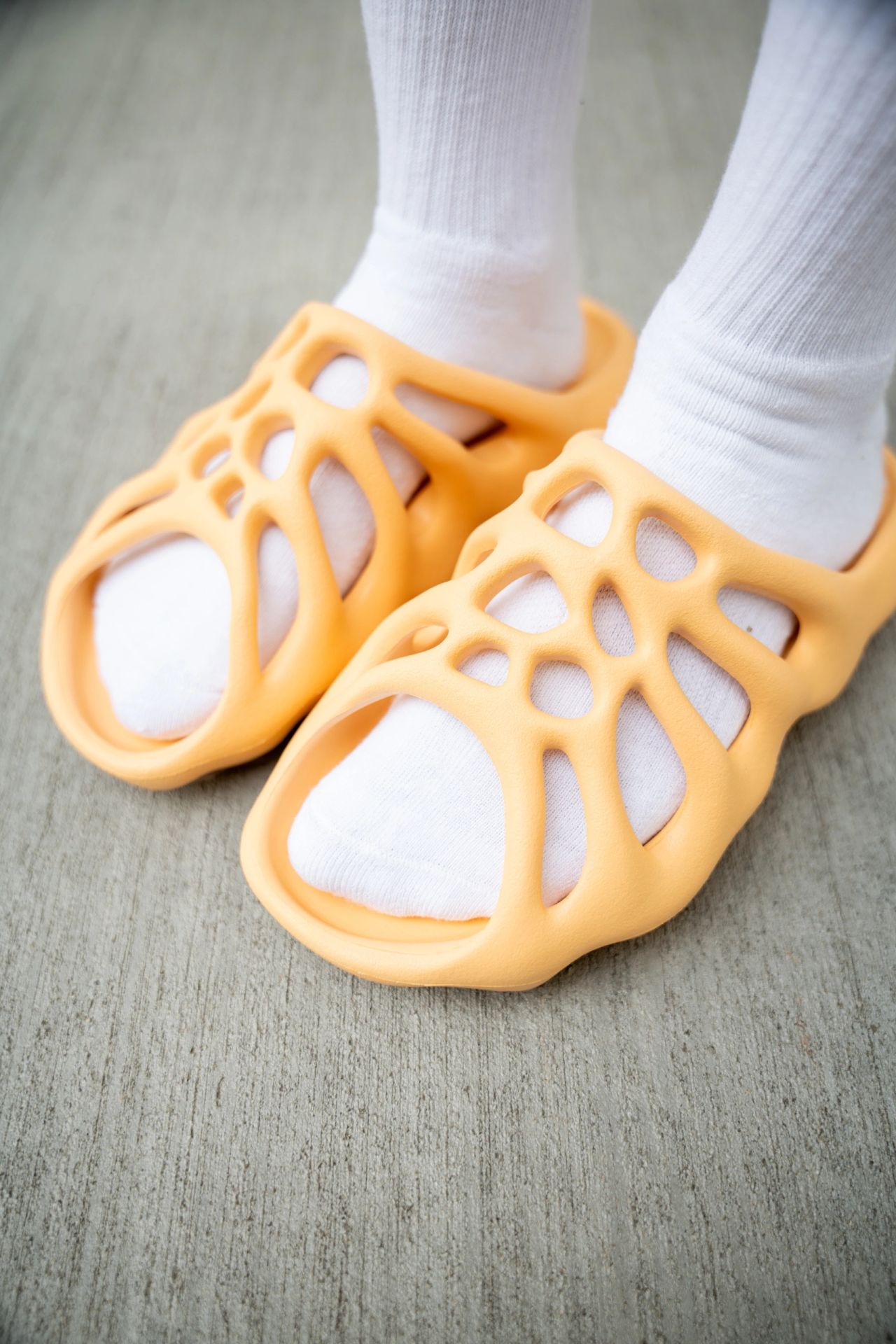 Just Released: Tryppy or Not? Adidas Yeezy 450 Slide Cream GZ9864