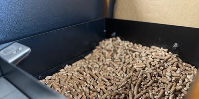 Grilling pellets in hopper