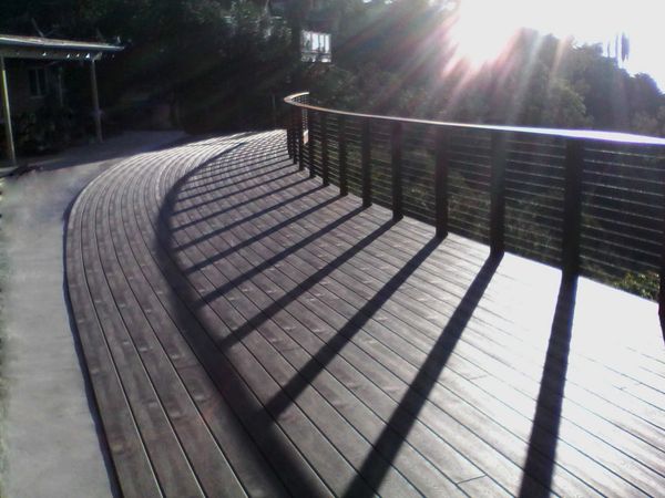 Trex deck in Glendale, CA, by DecksLA.com
