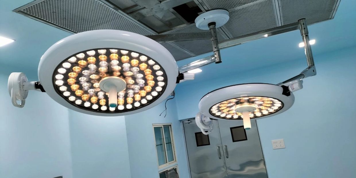 SURGICAL LED LIGHT with digital controller and aluminium doom with stainless steel structure 200000 