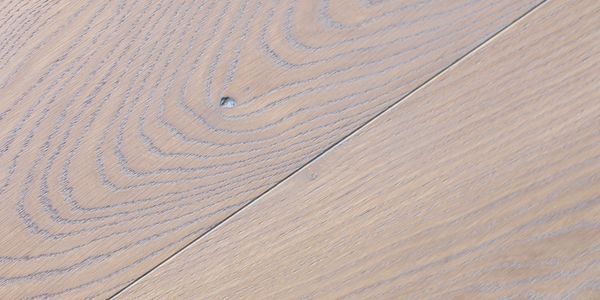 Displaying the colour and finish of the wood