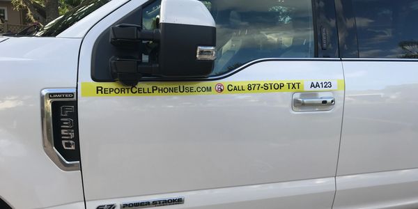 ReportCellPhoneUse.com Door Decal