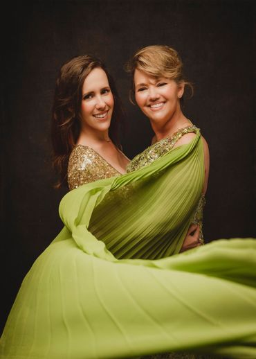 <img src="family_portrait.jpg" alt="Family Portrait" title="Family Portrait">
