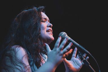 show Maria Marcella Canta as Dores de Dolores Duran  no Dolores Club. Rio Scenarium