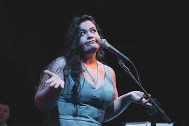 show Maria Marcella Canta as Dores de Dolores Duran  no Dolores Club. Rio Scenarium