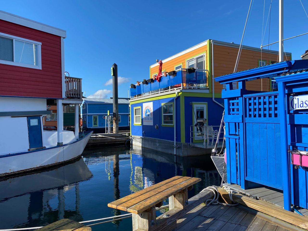 Fisherman's Wharf Colourful neighbourhood of 33 floating homes