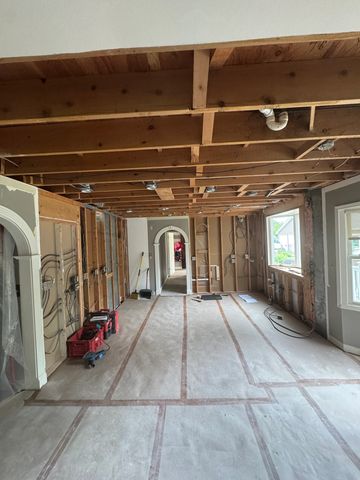 Kitchen demo and haul off in Mchenry county, Lake County, Walworth County, Milwaukee Demolition
