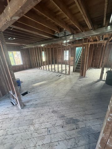 Full house interior demo near me. Mchenry’s best demolition contractor.  Interior demo near me.  
