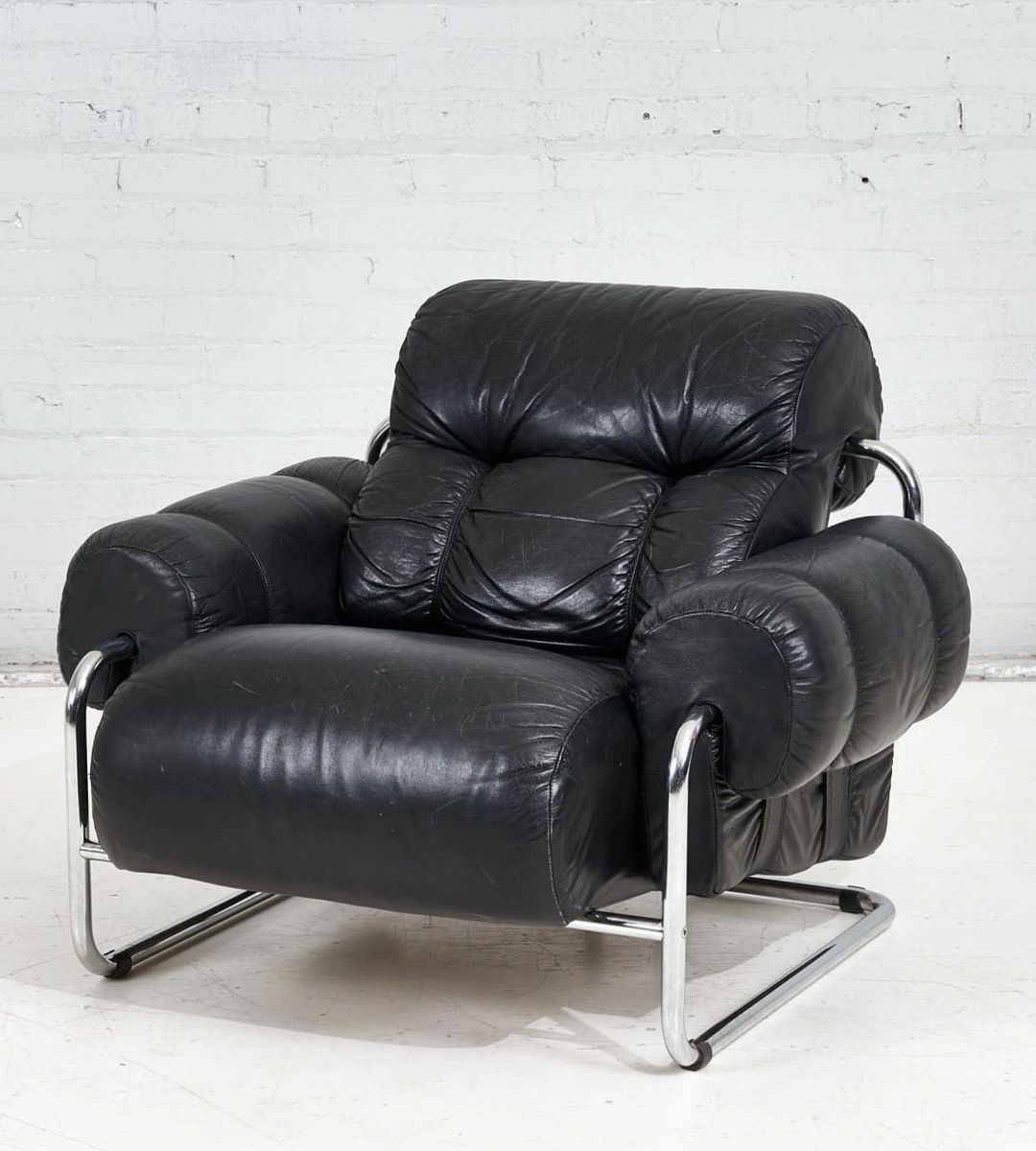 Tucroma Black Leather Lounge Chair by Guido Faleschini Pace Mariani