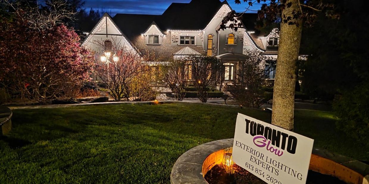 Port Perry estate illuminated with warm white permanent outdoor LED lighting by Toronto Glow.