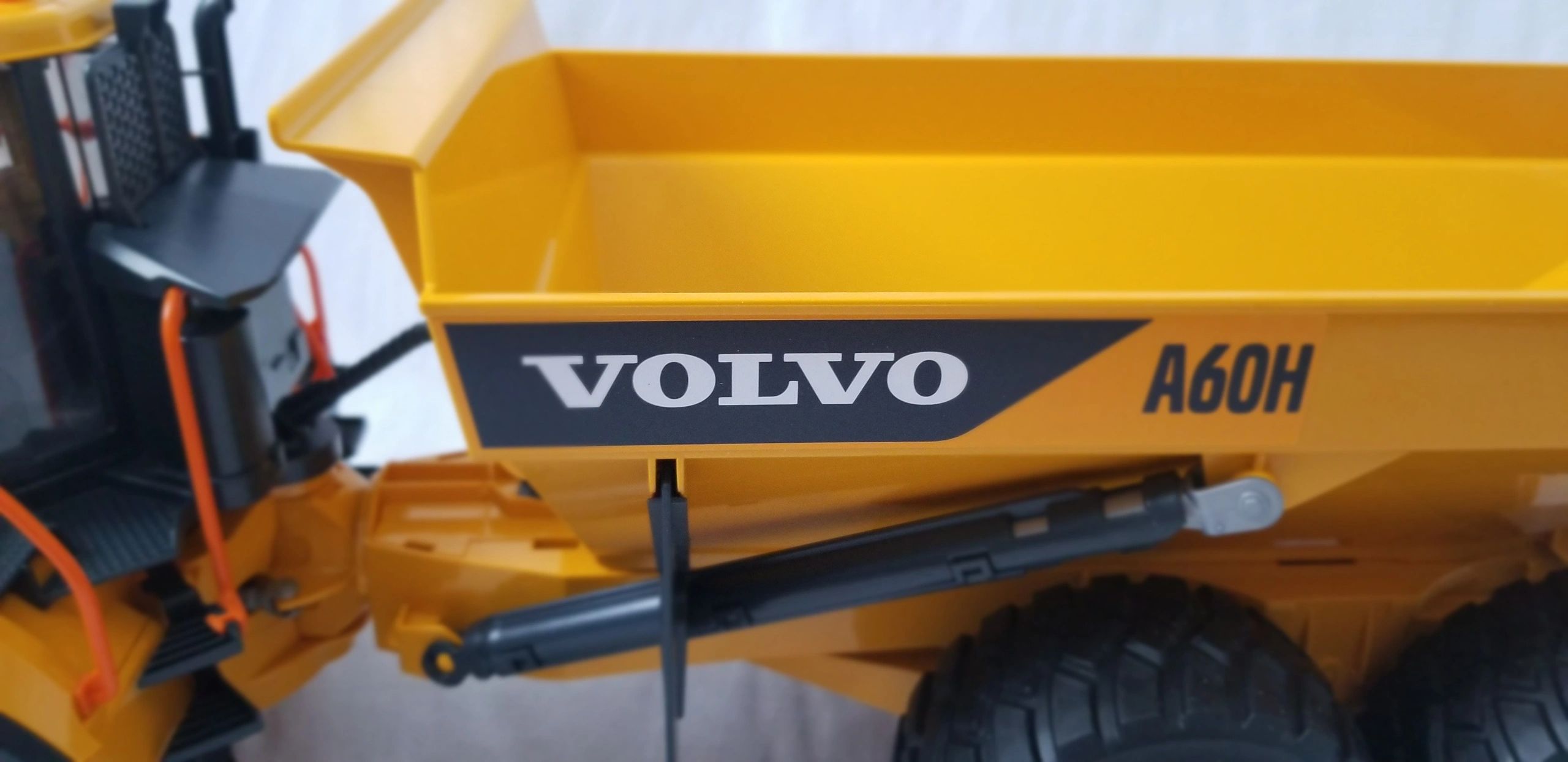 Bruder VOLVO A60H Review
