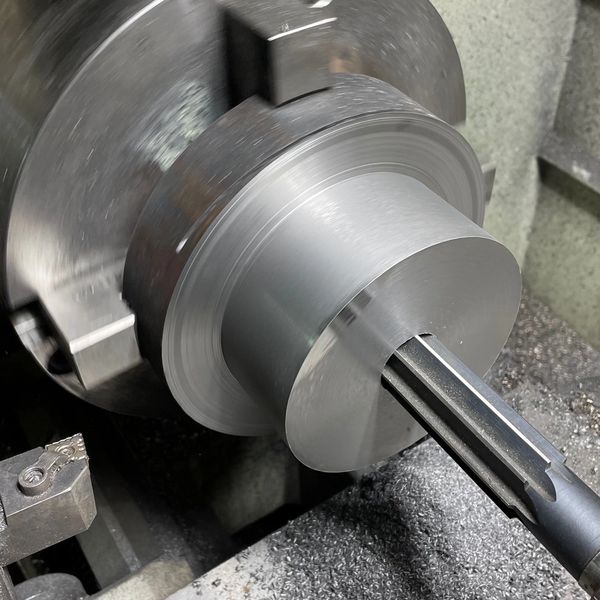 Lathe hole boring