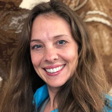 Joanne Wisdom is a dedicated and passionate chiropractor, holding certifications in acupuncture and 