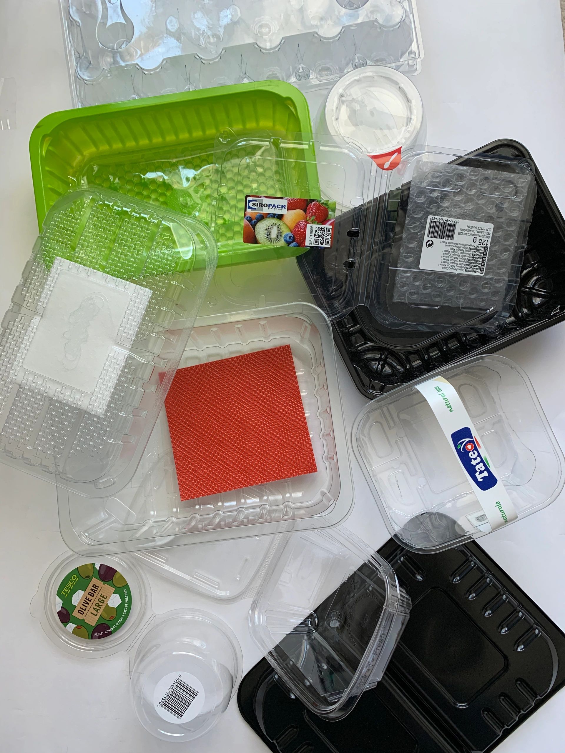 Thermoformed containers for food packaging