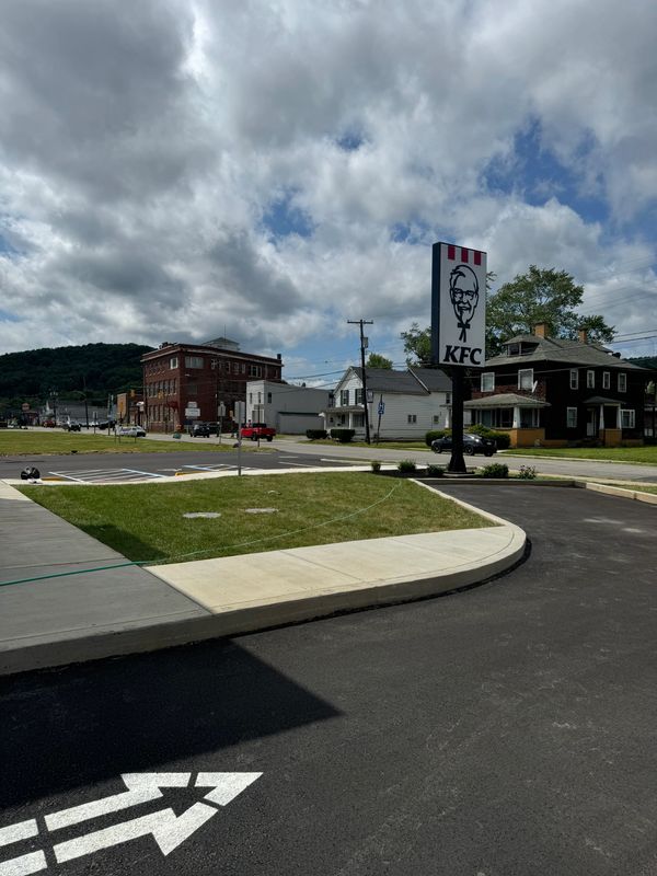 New KFC - Bradford, PA

We installed new foundations, slabs, curbs, sidewalks, and a new drive-thru.
