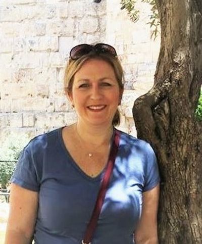 Lynne Luker, Author, Thalia The Seer, creative, wildlife artist