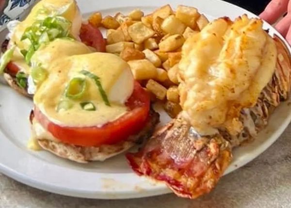 lobster benedict