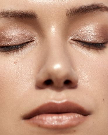 close up photo of a girl who has had her makeup done professionally for a photoshoot in Cape Town 