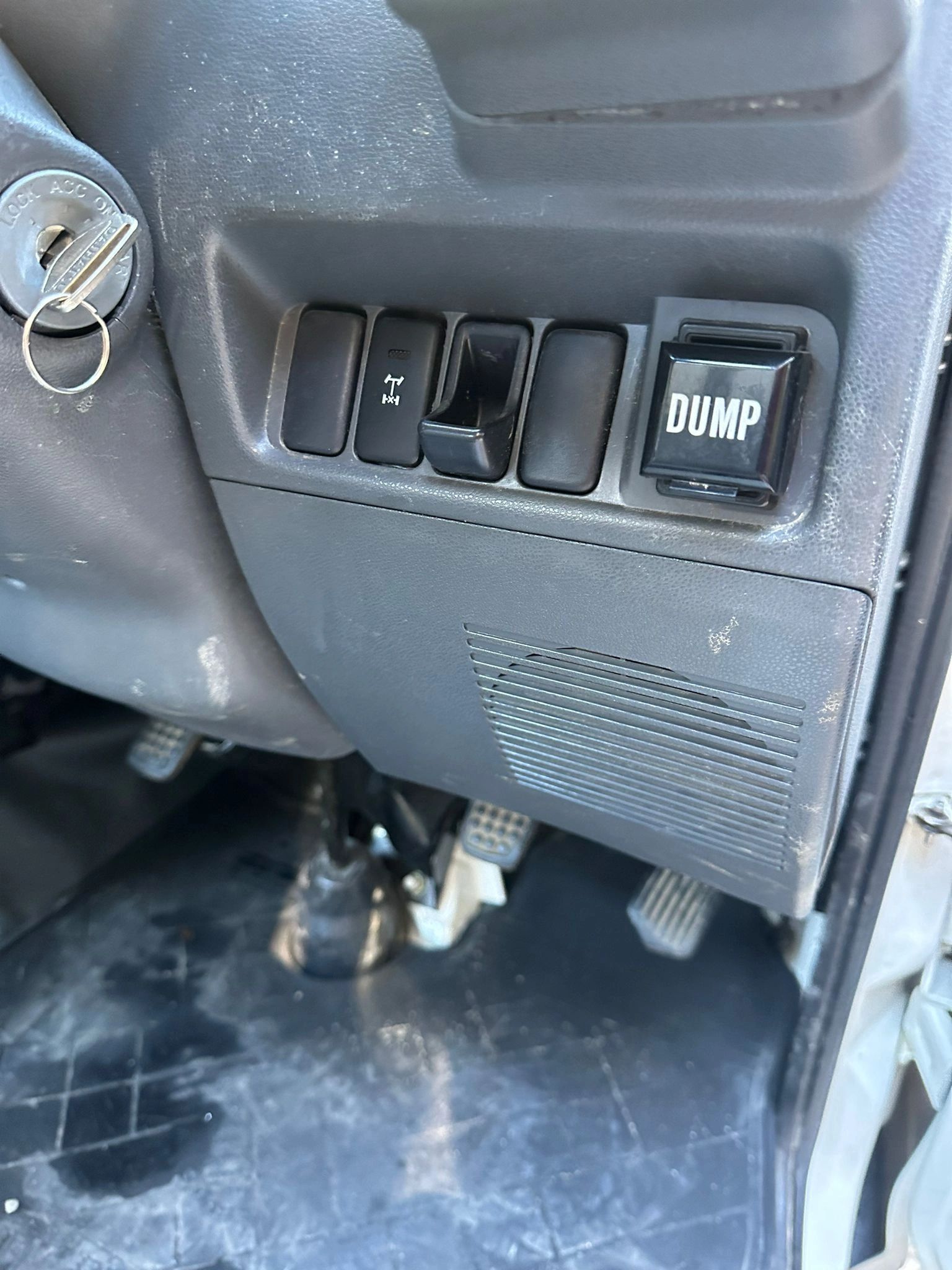 2005 Daihatsu Hijet JDM car for sale — photo 10 of 10