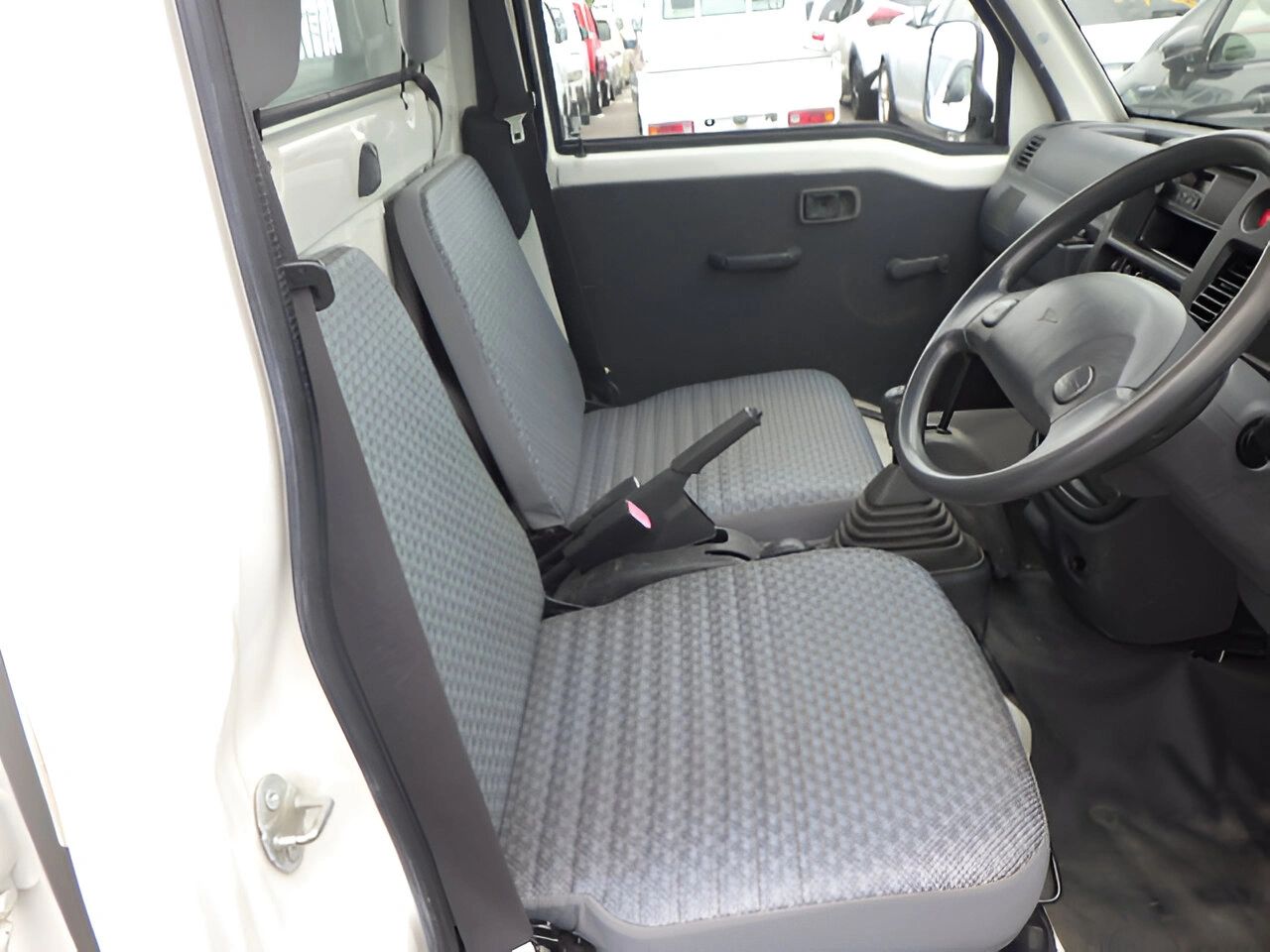 2005 Daihatsu Hijet JDM car for sale — photo 8 of 8